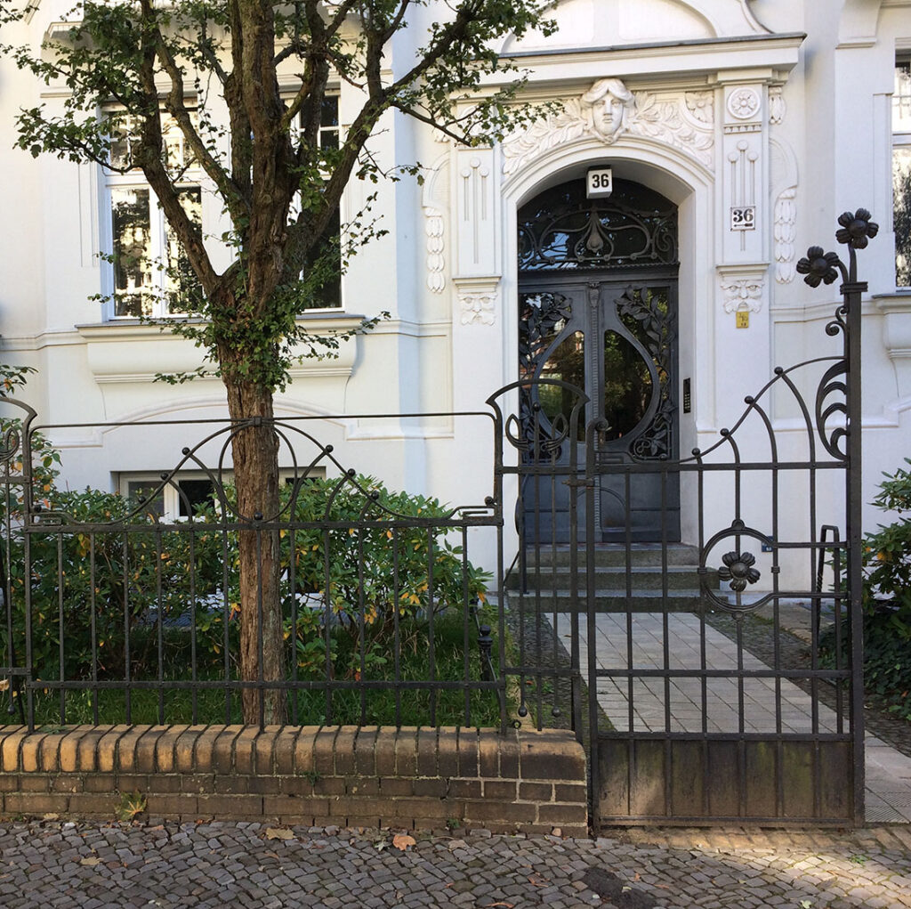 Denkmalgeschützter Vorgarten Niedstraße 36